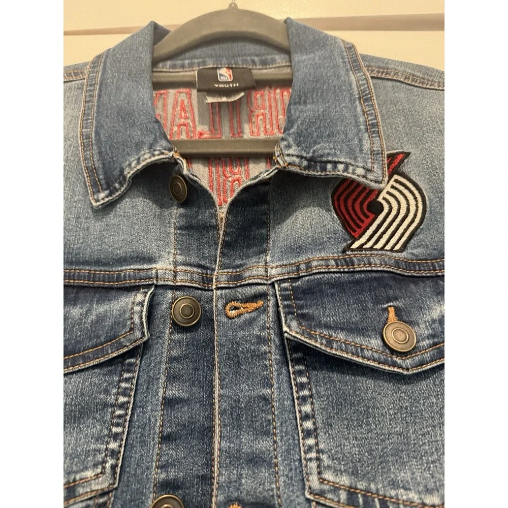 NBA Portland Trail Blazers Youth Denim Jacket Sz L 14 B Embroidered Trucker NWT